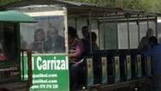 El tren 'El Carrizal' de Juslibol en un camino del Galacho.