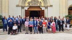 Foto de familia de los participantes en la presentación del Plan Aragonés de Impulso a la Economía Social, presidida por la consejera Marta Gastón