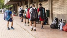 Jóvenes tenistas en el Real Zaragoza Club de Tenis, donde se ha celebrado el Campeonato de España Mapfre de Tenis 2022.