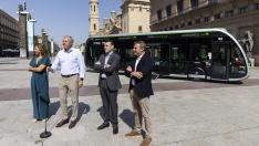Acto de presentación del primer autobús eléctrico en la plaza del Pilar.