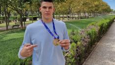 Jaime Pradilla, este martes en Zaragoza con su medalla de oro.