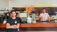 Jonathan Gorri y Adrián Barceló en Veintiuno Coffee