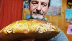 José Antonio Pirla posa con el boletus.
