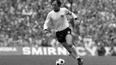 Franz Beckenbauer, Balón de Oro de 1972 y 1976,y campeón del mundo en Alemania-1974 como capitán de su país.
