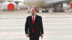 Lambán, en el aeropuerto de Teruel.