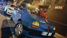El Renault Twingo de 1997 sorteado, a las puertas del pub Zeta de Monzón