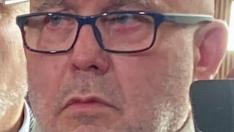 El expresidente catalán Carles Puigdemont (c) y su abogado Gonzalo Boye (c-d) declaran ante la prensa sobre la sentencia del Tribunal de Justicia de la Unión Europea en Bruselas,