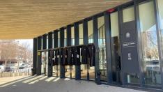 Acto simbólico realizado en Palacio de Justicia de Huesca en apoyo a la huelga de los letrados.
