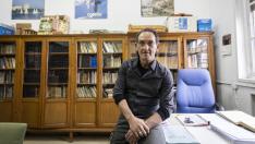 Juan Arnau en el departamento de Lenguas Clásicas, el martes en el IES Goya de Zaragoza.