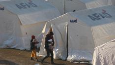 Ayuda de emergencia en un campamento de refugiados en Kahramanmaras, Turquía, tras el terremoto.