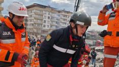 La teniente médico aragonesa Patricia Lara, de 25 años, destinad en la UME de Torrejón de Ardoz, en el terremoto de Turquía.