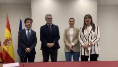El alcalde, el rector y las consejeras de Universidad y Sanidad, en la presentación del grado en Huesca.