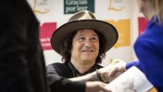 Enrique Bunbury, en la sesión de firmas del poemario celebrada en Madrid el 31 de marzo.