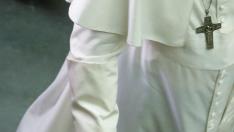 El papa Francisco camina con un bastón, el jueves en el Vaticano.