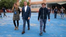 Alberto Núñez Feijóo acompañado por Almeida, este domingo en Madrid.