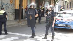 Despliegue policial por el tiroteo en la calle Lasierra Purroy de Torrero, en Zaragoza.