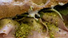 Los bocadillos de La Recámara se hacen con focaccia toscana.