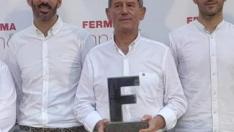 Galardonados con el Trofeo Ferma junto a autoridades y los empresarios que han participado en la mesa de Ferma Innova.