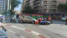 Momento en el que el herido era atendido en el lugar del accidente