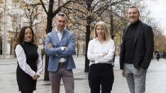 De izquierda a derecha: Susana Manero, Fernando Elfau, Natalie Simpson y Óscar Calvo, en los exteriores de HERALDOantes de arrancar la mesa redonda.