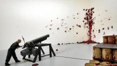Anish Kapoor dispara cañonazos y paradojas en el Guggenheim de Bilbao