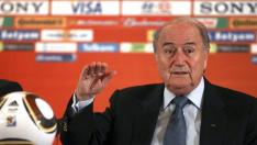 Blatter pide perdón a México e Inglaterra