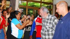 Fidel Castro se reúne con 115 embajadores cubanos en un acto televisado