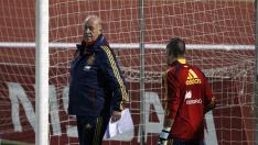 Del Bosque ya tiene equipo con una duda por despejar: Valdés o Reina