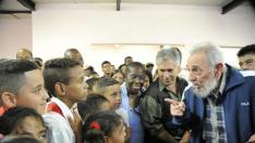 Fidel Castro reaparece en la inauguración de un centro educativo