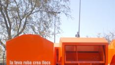 El Ayuntamiento estudia colocar contenedores en la calle para recoger ropa usada