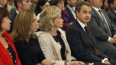Zapatero y varios exministros socialistas arropan a Moratinos en la presentación de su primer libro