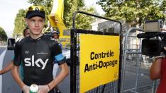 Chris Froome achaca los riesgos cometidos por Contador a que "está desesperado"