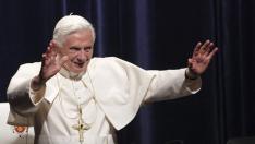 Benedicto XVI destituy&oacute; a 400 curas por abuso de menores