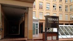 Suciedad junto a las termas