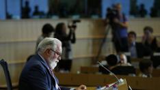 Los eurodiputados deciden evaluar de nuevo la declaración de intereses de Arias Cañete