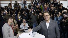 Artur Mas, votando en la consulta catalana