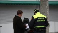 Jerónimo Blasco protagoniza un pequeño incidente con la Policía tras dejar su moto mal aparcada