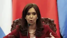 El juez que investiga una empresa vinculada a  Cristina Fernández denuncia amenazas
