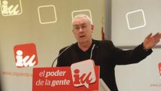 Cayo Lara acusa por primera vez a Podemos de lanzar una "opa hostil" contra su partido