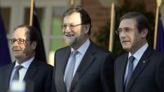 Rajoy recibe a Hollande y Passos Coelho en Moncloa para iniciar la cumbre sobre energía en la UE