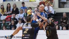 Una de las jugadas del partido