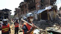 ?Nepal sigue esperando ayuda un mes después del terremoto