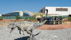 Dinópolis muestra una réplica de 30 metros de longitud del dinosaurio más grande de Europa