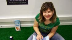 Paola Fatás con el enfriador 'Aisber'.