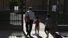 Imagen de archivo de la salida del colegio, en Zaragoza
