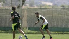 Carlos David, en un entrenamiento de la SD Huesca