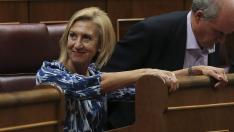 Rajoy pide a Rosa Díez un "poquito de humildad" para su futura vida en el último pleno