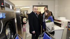 El director general de Economía Social, Jesús Rodríguez, en su visita a la residencia de Asovica.
