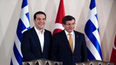 Tsipras y Davutoglu, este martes.