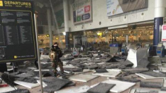 El interior del aeropuerto ha quedado muy dañado.